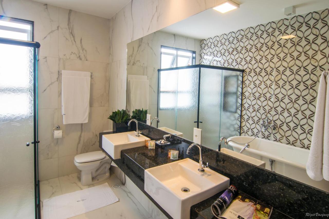 Quarto Duplo Master com Banheira